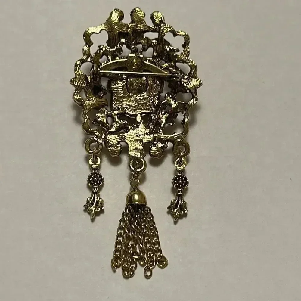 Vintage Gold Tone Faux Pearl Brooch
